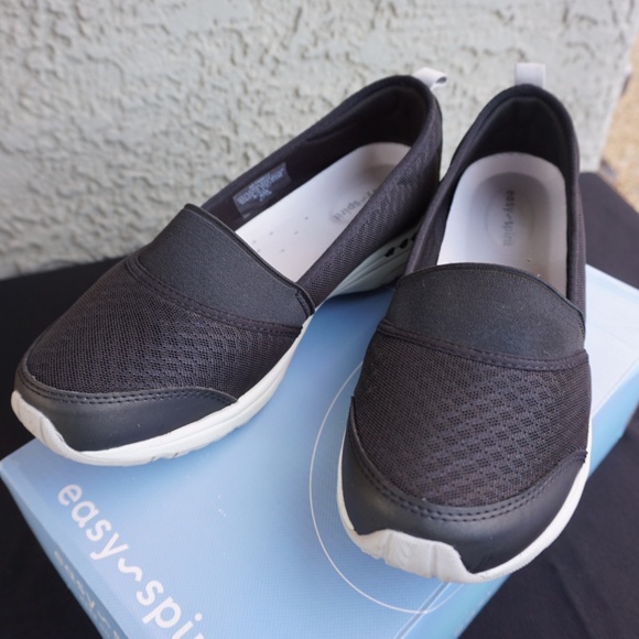 easy spirit women's twist sneaker